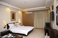 Safari Club 3 Bahria Town Hotels in der Nähe von Margalla Institute of Health Sciences