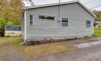 Pet-Friendly Honeoye Cottage Rental: Walk to Lake!