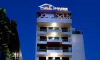 Full House Hotel Hotel berhampiran Nha Trang Center