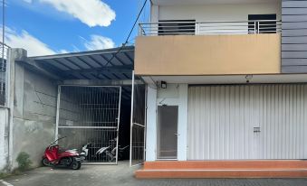 2. Cozy Hom..