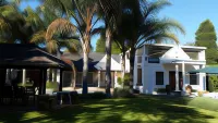 Six Valk Avenue Guest House Hotels in Fourways