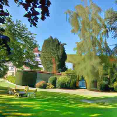 Logis Hôtel & Restaurant Chateau de la Marjolaine Hotel Exterior