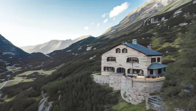 Madrisa Lodge Hotels near Ben & Joe's Private Ski and Snowboarding Lessons