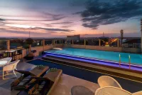 Best World Kindai Hotel - parking