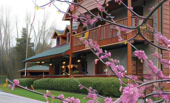 Berry Springs Lodge
