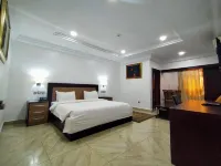 Immaculate Platinum Luxury Resorts - Airport Shuttle
