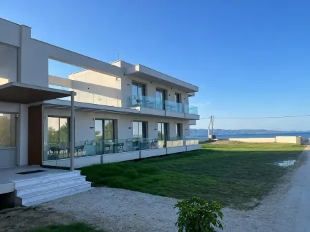 Balance Accommodation Отели в г. Милиес