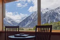 Aoraki Mount Cook Alpine Lodge - Mountain view