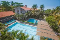Hotel Roca Sunzal - Pools