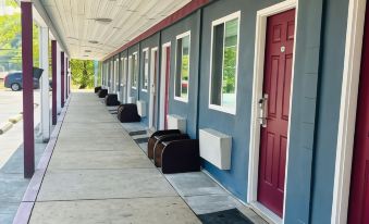 Highlander Motel