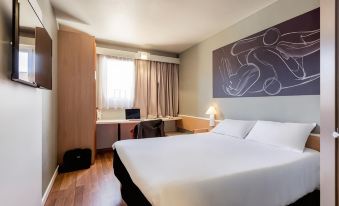 Ibis Granada