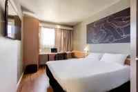 Ibis Granada