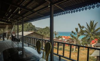 Harrera Perhentian, Long Beach