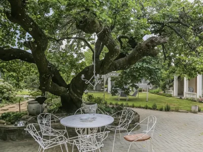 The Green Acorn Guest House Hotel di 