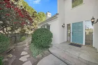 Serene Malibu Views above the clouds 5BR/4 Bath Hotels near Malibu Creek State Park