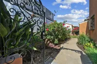Amazing 4 BDRM 2 Bath Home With Breathtaking  Views! Hotel dekat Bonita Golf Club