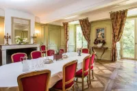 Château de Maillat Hotels in Brenod