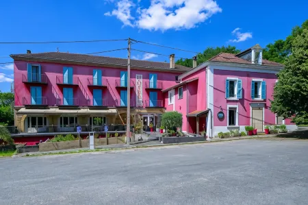 Hôtel de La Beauronne Отели в г. Марсак-Сюр-Л'Иль