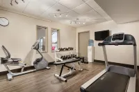Days Inn & Suites by Wyndham Brandon Hotel di Brandon