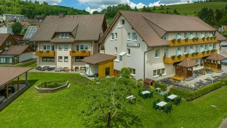 Hotel Restaurant Schwörer Отели в г. Ленцкирх