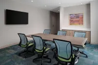 Home2 Suites des Moines at Drake University