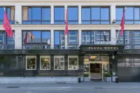 Leonardo Hotel Antwerp the Plaza Hotels in der Nähe von Café au lait