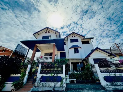 Your Home Ayutthaya Hotel di Hua Ro