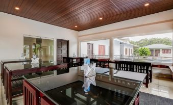 Misty Garden Resorts