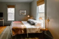 The Ipswich Inn Hotels in Essex County