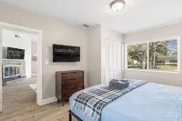 Fire Pit and Entertainment Garage - Cool Coastal Haven