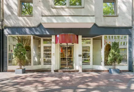 Garner Hotel Dusseldorf - Main Station by IHG Отели рядом с достопримечательностью «Stadtmuseum»