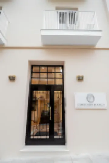 콘테사 비앙카 럭셔리 스위트  호텔