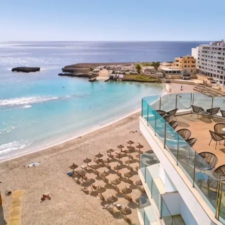 Universal Hotel Perla