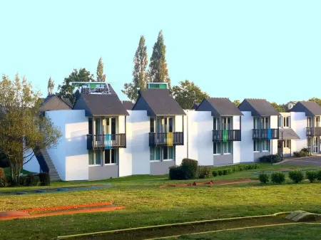 The Originals City, Ara Hôtel, Landerneau Отели в г. Ландерно