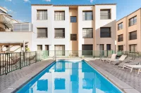 Castell Beach Aparthotel فنادق في كاستيلديفيلس