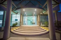 Sfera's Park Suites & Convention Centre Hotel a Fairview Park