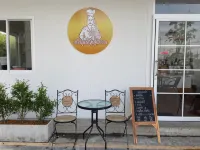 Chateau Hotel & Apartments