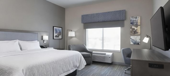 Hampton Inn & Suites St. Charles Old Town Area Hotels in St. Charles County