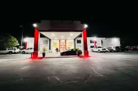 Econo Lodge - parking