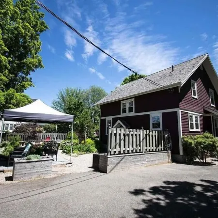 Peaceful House, Calming Gardens + Kitchen + Wi-Fi