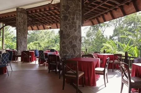 Campago Resort Hotel Отели в г. Campago Guguk Bulek