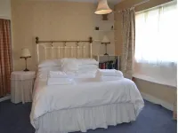 Grade II Listed Cotswolds Self Catering Accommodation. VisitEngland Hotel in zona St James Church