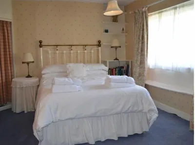 Grade II Listed Cotswolds Self Catering Accommodation. VisitEngland