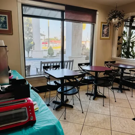Magnolia Inn and Suites