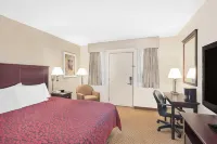 Days Inn by Wyndham Springfield/Phil.Intl Airport - Gym