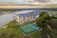 Color Pop by the Pool! Hotels near Lake Travis