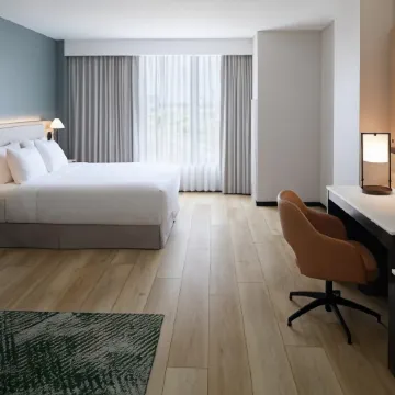 Hyatt Place Montreal Airport