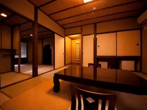Yufuin Gettouan