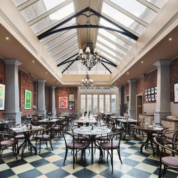 Historic-style hotel dining room accommodation in Ballarat, Victoria