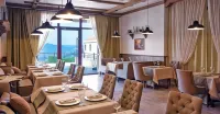 Oak Leaf Residences Hotel di Przno